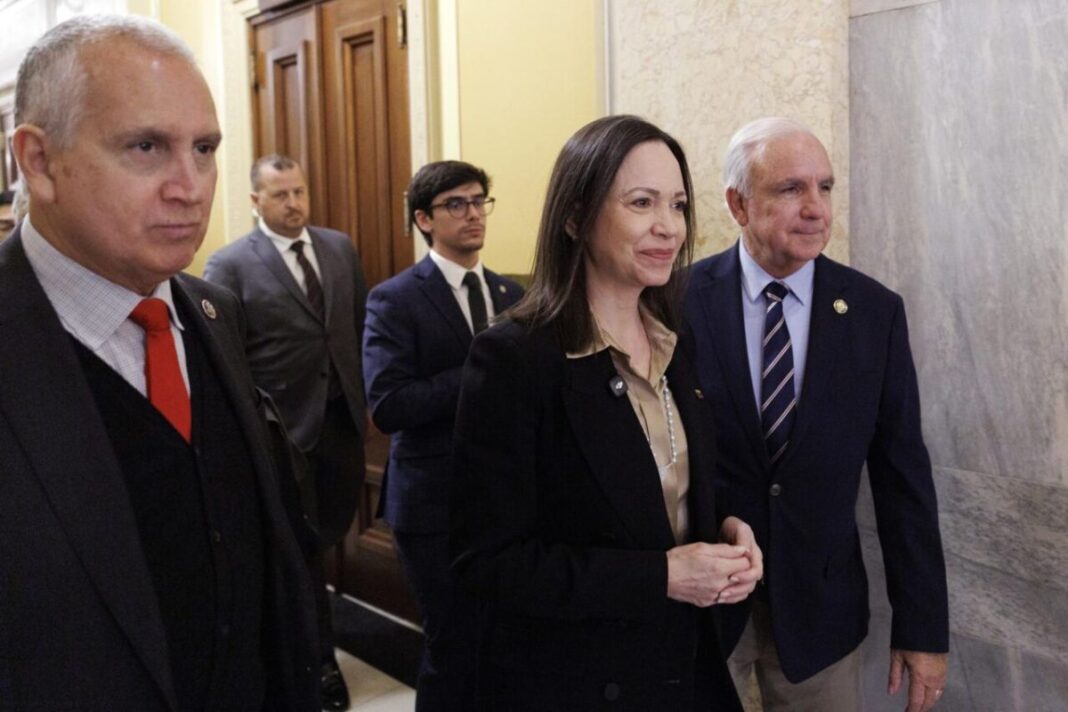 María Corina Machado asegura que su principal objetivo inmediato es María Corina Machado asegura que su principal objetivo inmediato es