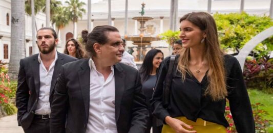 Alex Saab y su esposa aceptan condenas por lavado de activos en Italia sin admitir culpabilidad