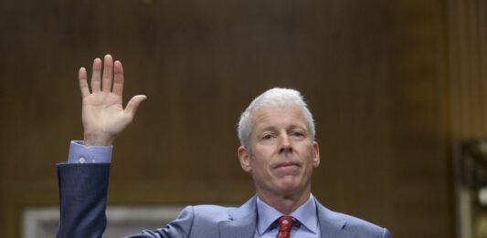 Secretario de Energía de EE. UU.: "El dinero del petróleo venezolano será controlado «indefinidamente» por Washington"