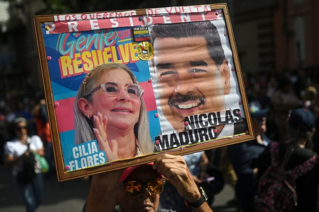 Acusación de EE. UU. contra Nicolás Maduro y Cilia Flores señala envío a México de 5,5 toneladas de droga desde Maiquetía en 2006 Acusación de EE. UU. contra Nicolás Maduro y Cilia Flores señala envío a México de 5,5 toneladas de droga desde Maiquetía en 2006