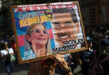 Acusación de EE. UU. contra Nicolás Maduro y Cilia Flores señala envío a México de 5,5 toneladas de droga desde Maiquetía en 2006 Acusación de EE. UU. contra Nicolás Maduro y Cilia Flores señala envío a México de 5,5 toneladas de droga desde Maiquetía en 2006