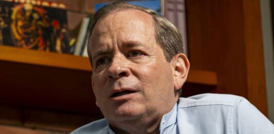 Juan Pablo Guanipa desde Falcón: "Es inaceptable que un estado que tiene capacidad para procesar 1 millón de barriles diarios esté sumido en la pobreza"