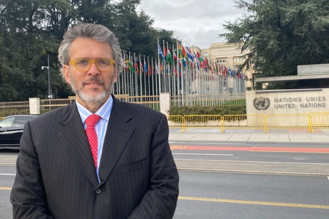 "Nicolás Maduro vendió la libertad y la soberanía venezolana por un barril de petróleo y un paquete de cocaína"