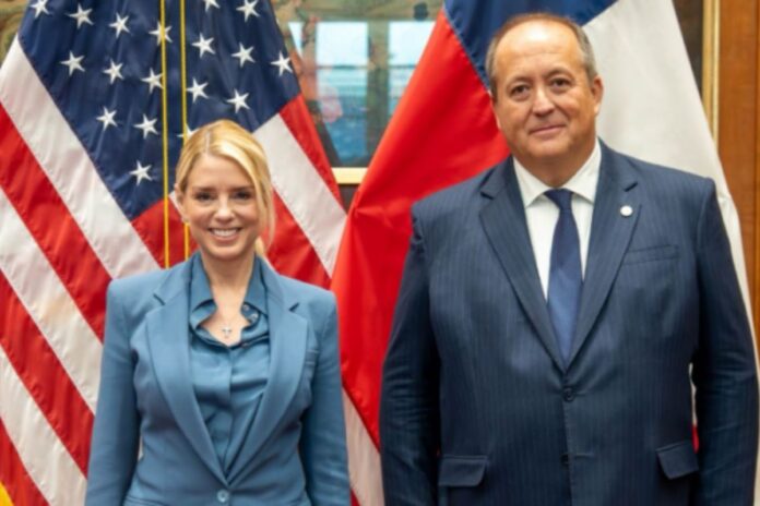 Fiscal de Chile pide apoyo de EE. UU. para interrogar a Nicolás Maduro por el asesinato de Ronald Ojeda Fiscal de Chile pide apoyo de EE. UU. para interrogar a Nicolás Maduro por el asesinato de Ronald Ojeda