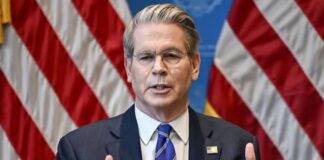 Secretario del Tesoro de EE. UU: «Con Maduro fuera de Venezuela, parece que puede haber un cambio de régimen a cámara lenta en Cuba» Secretario del Tesoro de EE. UU: "Con Maduro fuera de Venezuela, parece que puede haber un cambio de régimen a cámara lenta en Cuba"