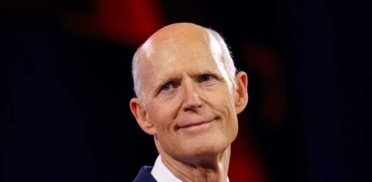 Rick Scott asegura que "antes de un año" podría haber elecciones "libres y justas" en Venezuela