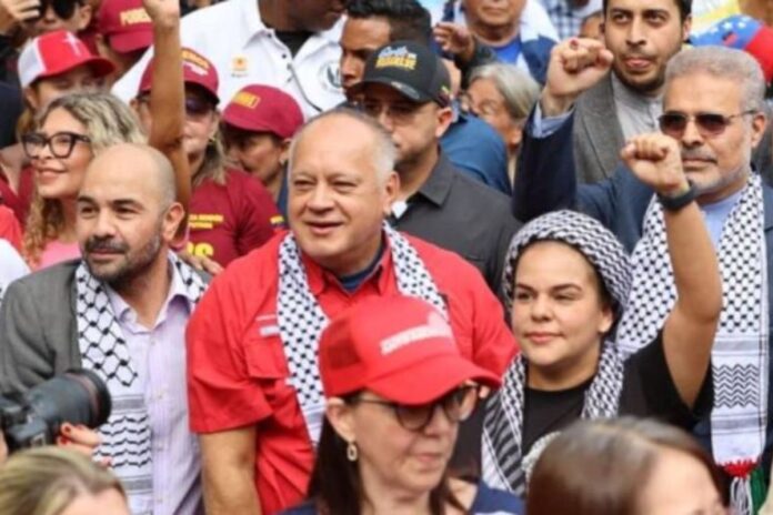 Ex subsecretario del Tesoro asegura que Diosdado Cabello «reclutó» a terroristas de Irán, Hamás y Hezbolá en Venezuela Ex subsecretario del Tesoro asegura que Diosdado Cabello "reclutó" a terroristas de Irán, Hamás y Hezbolá en Venezuela