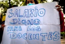 Sindicatos de maestros venezolanos piden diálogo al régimen por crisis de salarios Sindicatos de maestros venezolanos piden diálogo al régimen por crisis de salarios