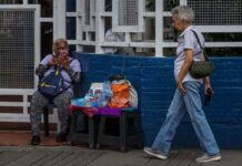 Convite denuncia que adultos mayores vuelven al trabajo informal para sobrevivir Convite denuncia que adultos mayores vuelven al trabajo informal para sobrevivir