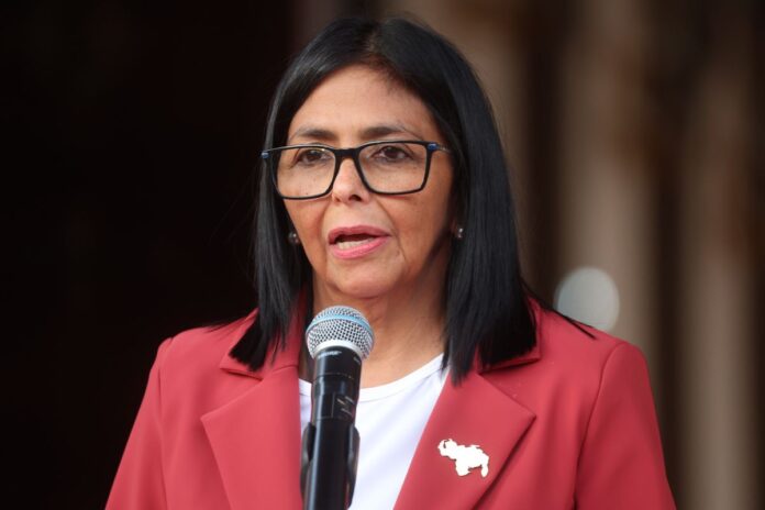 Delcy Rodríguez negoció seis millones de barriles de crudo para financiar al PSOE Delcy Rodríguez negoció en seis millones de barriles de crudo para financiar al PSOE