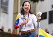 Antonio de la Cruz: «María Corina Machado juega en la fase tres, en la fase de la democracia y la elección presidencial» Antonio de la Cruz: "María Corina Machado juega en la fase tres, en la fase de la democracia y la elección presidencial"