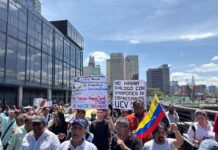 Trabajadores y estudiantes marcharon en Caracas para exigir aumento salarial y pensiones dignas Trabajadores y estudiantes marcharon en Caracas para exigir aumento salarial y pensiones dignas