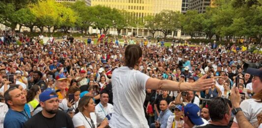 María Corina Machado a venezolanos en Houston: "Este es el momento más importante de nuestras vidas; nos falta rematar"