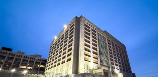 "Nicolás Maduro está en una celda de castigo, aislado, para protegerlo de venezolanos que podrían agredirle y para protegerlo de sí mismo"