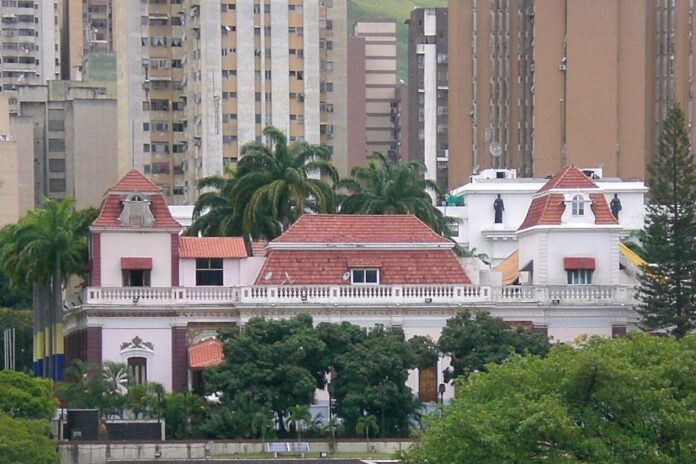 Vente Venezuela insta a declarar falta absoluta de Nicolás Maduro y convocar elecciones presidenciales en 30 días Periodismo independiente venezolano "vuelve" a Miraflores