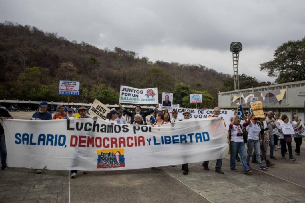 OIT urge al régimen aumentar salario mínimo y aplicar reformas laborales