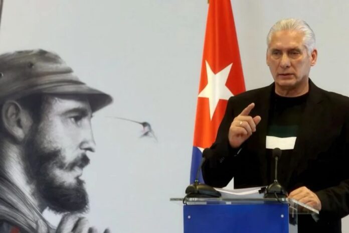 Carlos Gimenez sobre Díaz-Canel asegurando que «no tiene miedo» a Estados Unidos: «Maduro dijo lo mismo, ¿Cómo terminó eso?» Carlos Gimenez sobre Díaz-Canel asegurando que "no tiene miedo" a Estados Unidos: "Maduro dijo lo mismo, ¿Cómo terminó eso?"