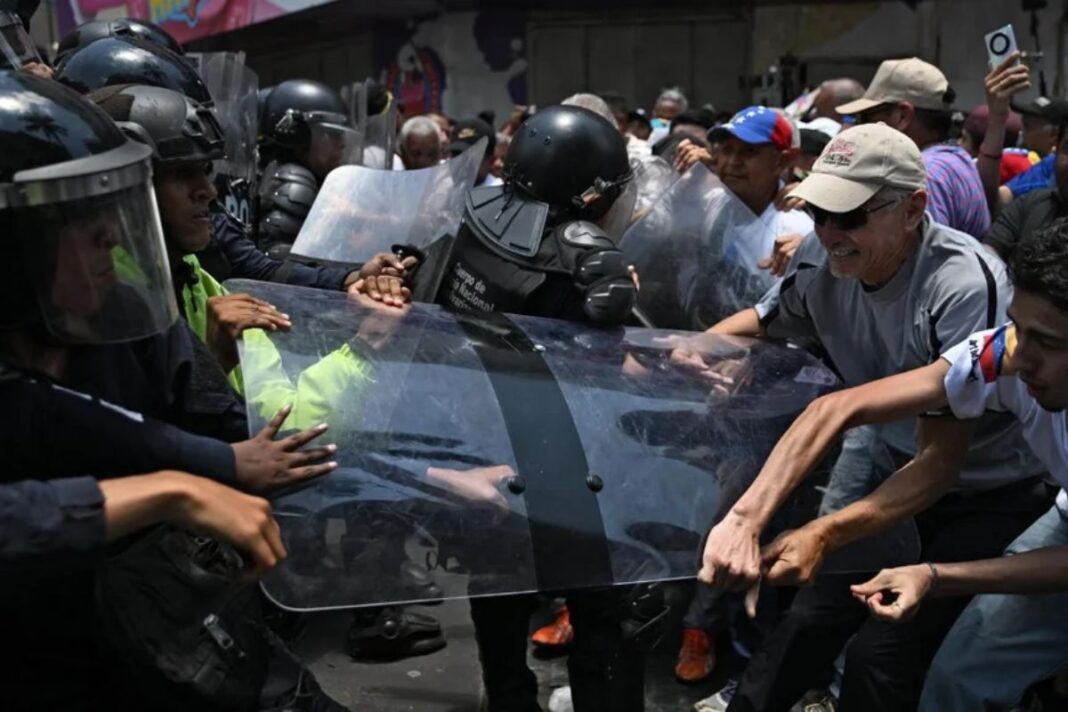 Congresistas de EE. UU. exigen que sanciones contra Delcy Rodríguez se reimpongan tras represión y protestas en Caracas