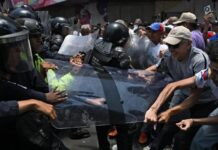 Congresistas de EE. UU. exigen que sanciones contra Delcy Rodríguez se reimpongan tras represión y protestas en Caracas Congresistas de EE. UU. exigen que sanciones contra Delcy Rodríguez se reimpongan tras represión y protestas en Caracas