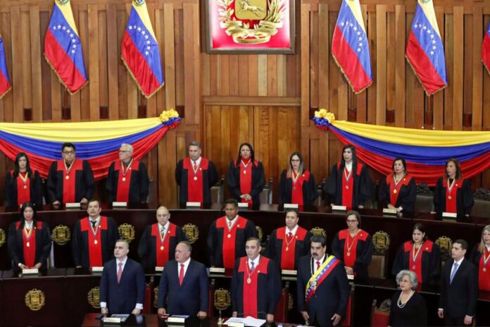 Abogado constitucionalista sobre «barrida» de magistrados del TSJ: «El régimen está jugando todas sus cartas para prevenir que la transición ocurra» Abogado constitucionalista sobre "barrida" de magistrados del TSJ: "El régimen está jugando todas sus cartas para prevenir que la transición ocurra"