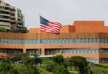 Walter Molina sobre reapertura de la Embajada de EE. UU. en Venezuela: «Esta no es una simple embajada, es Washington a pocos metros de Miraflores» Walter Molina sobre reapertura de la Embajada de EE. UU. en Venezuela: "Esta no es una simple embajada, es Washington a pocos metros de Miraflores"