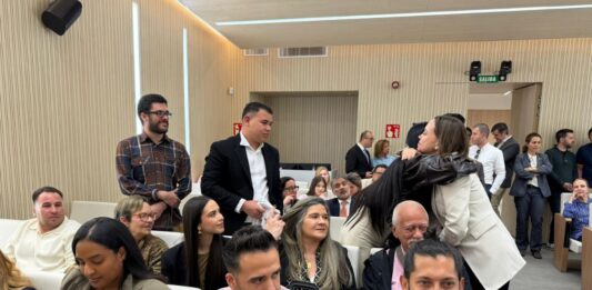 María Corina Machado se reunió en España con víctimas de la represión chavista: Prometió justicia y memoria