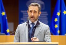 Exdiputado del Parlamento Europeo: «La salida de Maduro no significa que haya una democracia real en Venezuela» Exdiputado del Parlamento Europeo: "La salida de Maduro no significa que haya una democracia real en Venezuela"