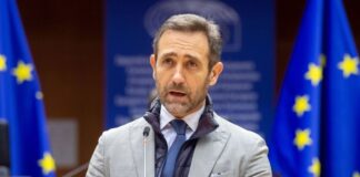 Exdiputado del Parlamento Europeo: «La salida de Maduro no significa que haya una democracia real en Venezuela» Exdiputado del Parlamento Europeo: "La salida de Maduro no significa que haya una democracia real en Venezuela"