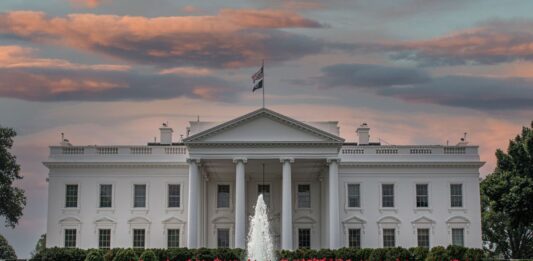 Casa Blanca asegura la prioridad del presidente Donald Trump es resucitar a Venezuela y después vendrán las elecciones