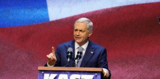 José Antonio Kast confía en que venezolanos en situación irregular «se vayan voluntariamente» de Chile José Antonio Kast confía en que venezolanos en situación irregular "se vayan voluntariamente" de Chile