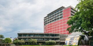 Facultad de Ciencias Jurídicas de la UCV emite comunicado que exige elecciones presidenciales «sin dilaciones» Facultad de Ciencias Jurídicas de la UCV exige elecciones presidenciales "sin dilaciones"