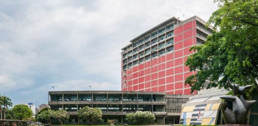 Facultad de Ciencias Jurídicas de la UCV exige elecciones presidenciales "sin dilaciones"