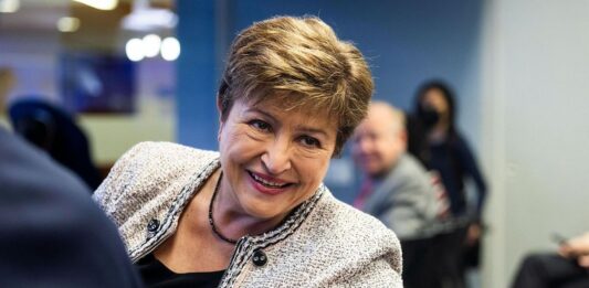 FMI: El camino hacia la estabilidad financiera de Venezuela será "muy difícil"