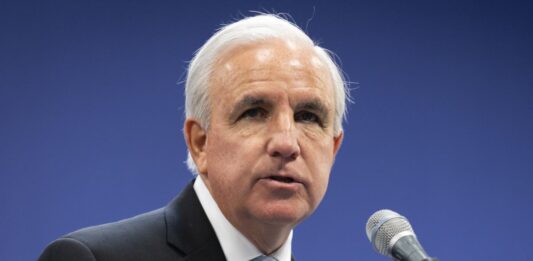 Congresista de EE. UU. sobre Delcy Rodríguez: "Sabandija, si no coopera, terminará al lado de Maduro y Cilia Flores en una cárcel federal"