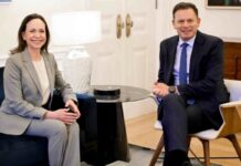 Primer Ministro de Portugal tras encuentro con María Corina Machado: «Convergimos en la importancia de un proceso de transición democrática en Venezuela» Primer Ministro de Portugal tras encuentro con María Corina Machado: "Convergimos en la importancia de un proceso de transición democrática en Venezuela"