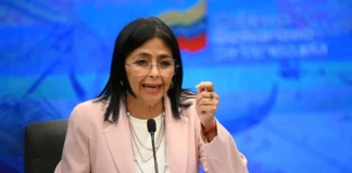 Delcy Rodríguez anuncia aumento salarial de 240 dólares: el nuevo engaño Delcy Rodríguez anuncia “aumento salarial”
