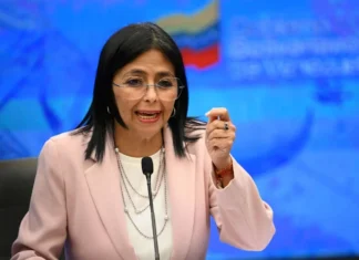 Delcy Rodríguez anuncia aumento salarial de 240 dólares: el nuevo engaño Delcy Rodríguez anuncia “aumento salarial”