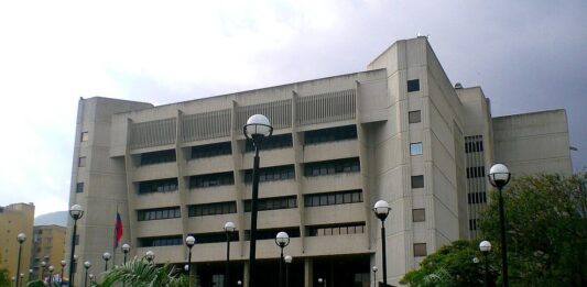 Aumento de Magistrados en el TSJ serviría para que Delcy Rodríguez se quede en el poder
