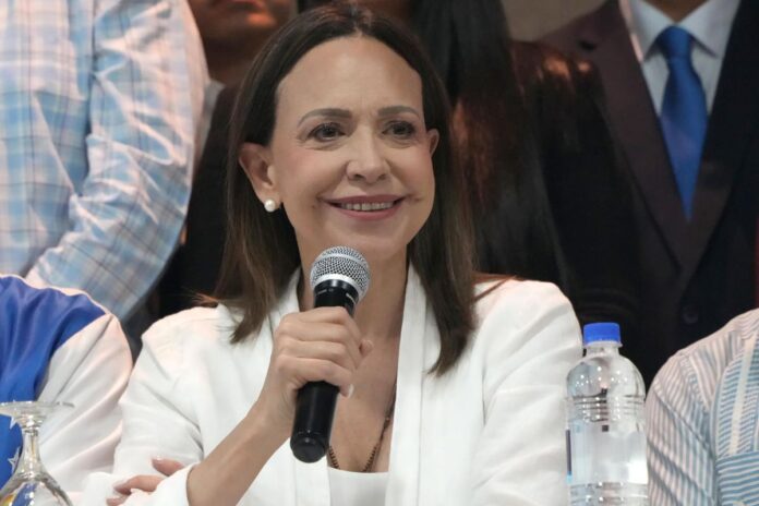 Exembajador de Panamá ante la OEA: «Con lo que está ocurriendo con el régimen de Delcy Rodríguez, su regreso a Venezuela está cada vez más cerca» Exembajador de Panamá ante la OEA: "Con lo que está ocurriendo con el régimen de Delcy Rodríguez, su regreso a Venezuela está cada vez más cerca"