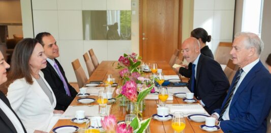 Primer ministro noruego se reunió con Machado y afirmó que la democracia es el único camino para la estabilidad en Venezuela