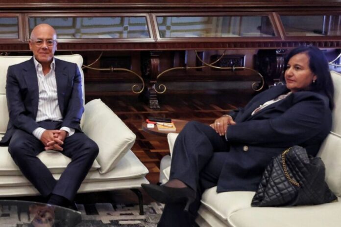 Asamblea Nacional 2015: Reuniones de Figuera con Rodríguez y Barrett son parte del diálogo para la transición democrática Asamblea Nacional 2015: Reuniones de Figuera con Rodríguez y Barrett son parte del diálogo para la transición democrática