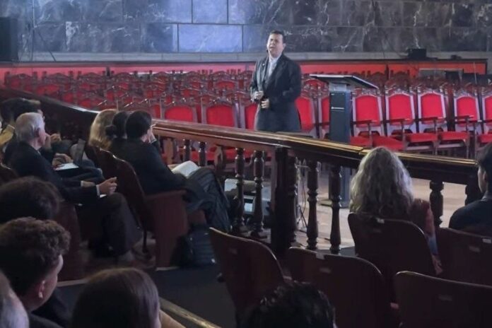 Javier Tarazona a estudiantes de la ULA: «Salí de la cárcel sin odio, pero con deseo de justicia» Javier Tarazona a estudiantes de la ULA: "Salí de la cárcel sin odio, pero con deseo de justicia"