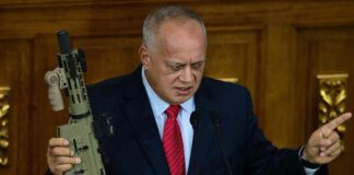 Diosdado Cabello es comparado con Stalin tras referirse a la «familia militar» en discurso ante soldados del régimen Diosdado Cabello es comparado con Stalin tras referirse a la "familia militar" en discurso ante soldados del régimen