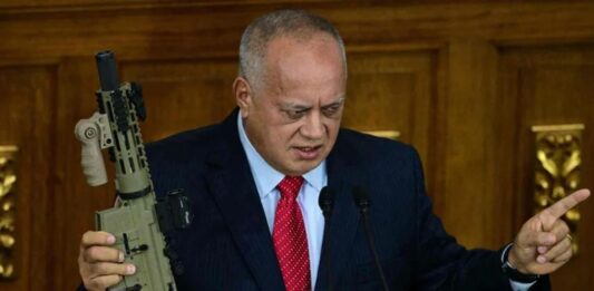 Diosdado Cabello es comparado con Stalin tras referirse a la "familia militar" en discurso ante soldados del régimen