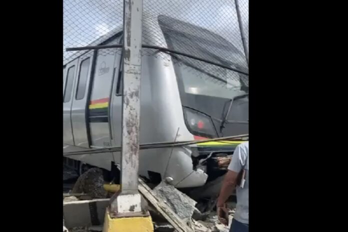 Reportan descarrilamiento de un tren en los patios de mantenimiento del Metro de Caracas en Propatria Reportan descarrilamiento de un tren en los patios de mantenimiento del Metro de Caracas en Propatria