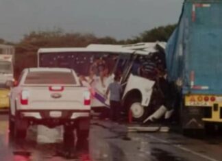 Nueve muertos y más de 20 heridos por choque entre autobús y gandola en Anzoátegui Nueve muertos y más de 20 heridos por choque entre autobús y gandola en Anzoátegui