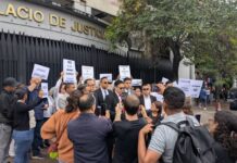 Denuncian graves vicios en el caso Pdvsa-Cripto: «Mi hijo solo es chofer, pero lo acusan de los mismos delitos que altos funcionarios» Denuncian graves vicios en el caso Pdvsa-Cripto: "Mi hijo solo es chofer, pero lo acusan de los mismos delitos que altos funcionarios"