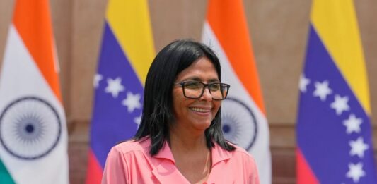 Régimen desmiente reunión secreta entre Delcy Rodríguez y María Corina Machado en Turquía
