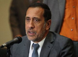José Guerra propone aumentar salarios a un «nivel financiable» con la renta petrolera José Guerra propone aumentar salarios a un "nivel financiable" con la renta petrolera
