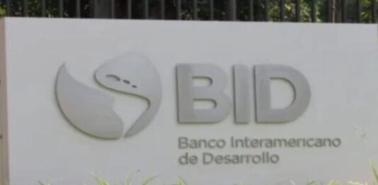 La millonaria deuda del régimen impediría que dos de los bancos más importantes del mundo operen en el país
